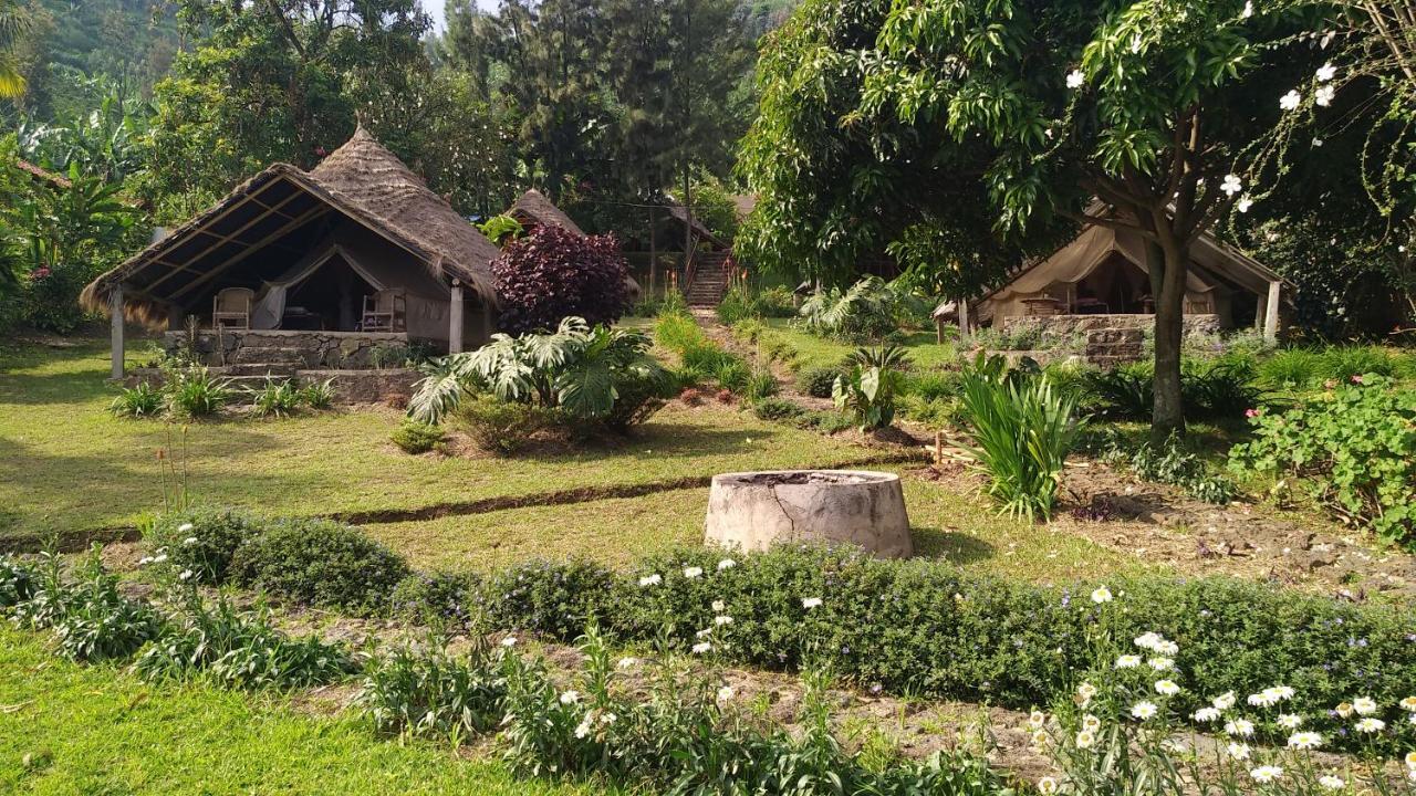 Inzu Lodge Гисеньи Экстерьер фото