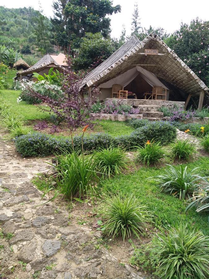 Inzu Lodge Гисеньи Экстерьер фото