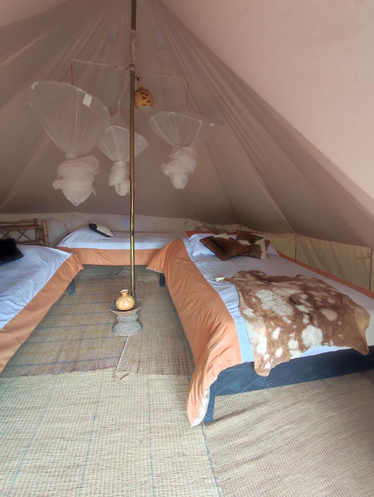 Inzu Lodge Гисеньи Экстерьер фото