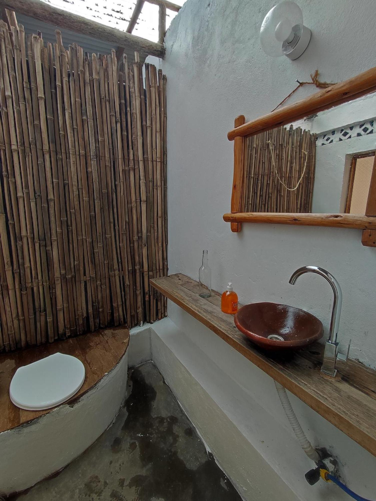 Inzu Lodge Гисеньи Экстерьер фото