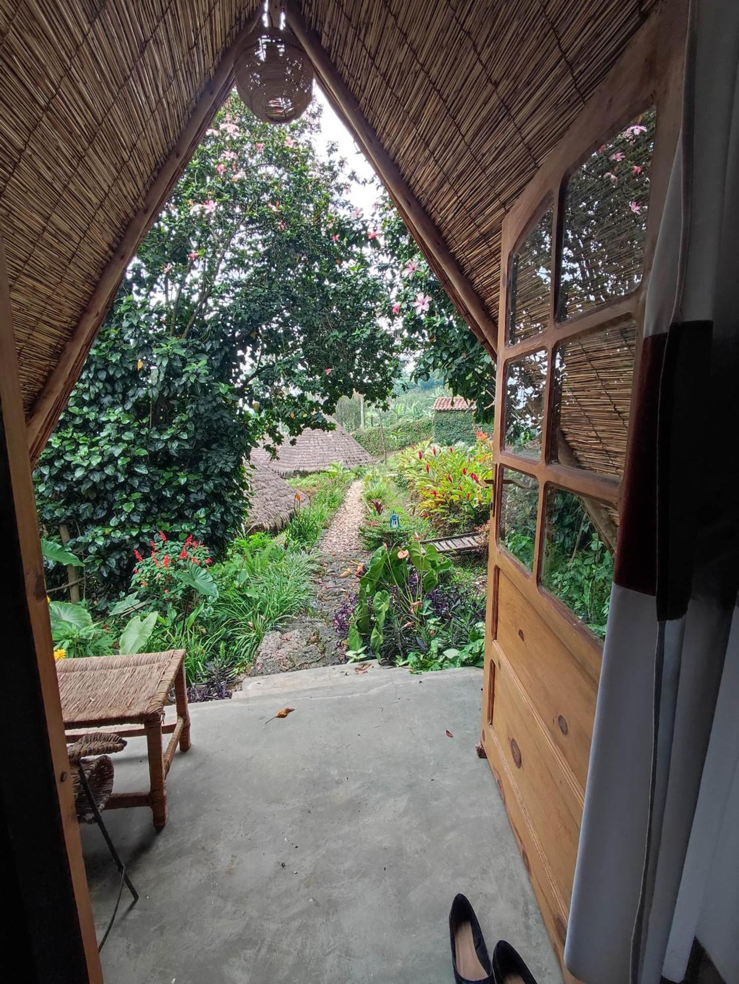 Inzu Lodge Гисеньи Экстерьер фото