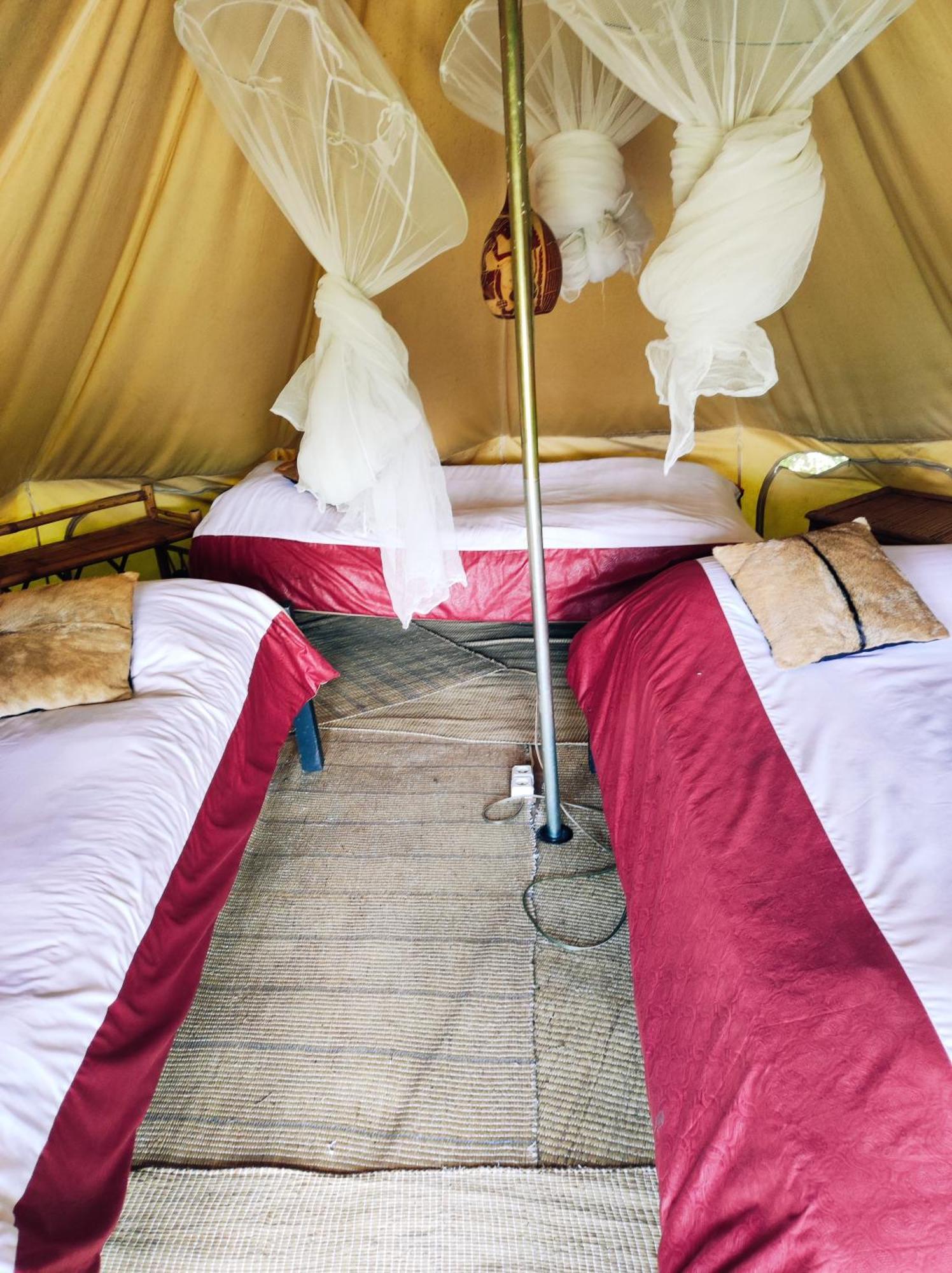 Inzu Lodge Гисеньи Экстерьер фото