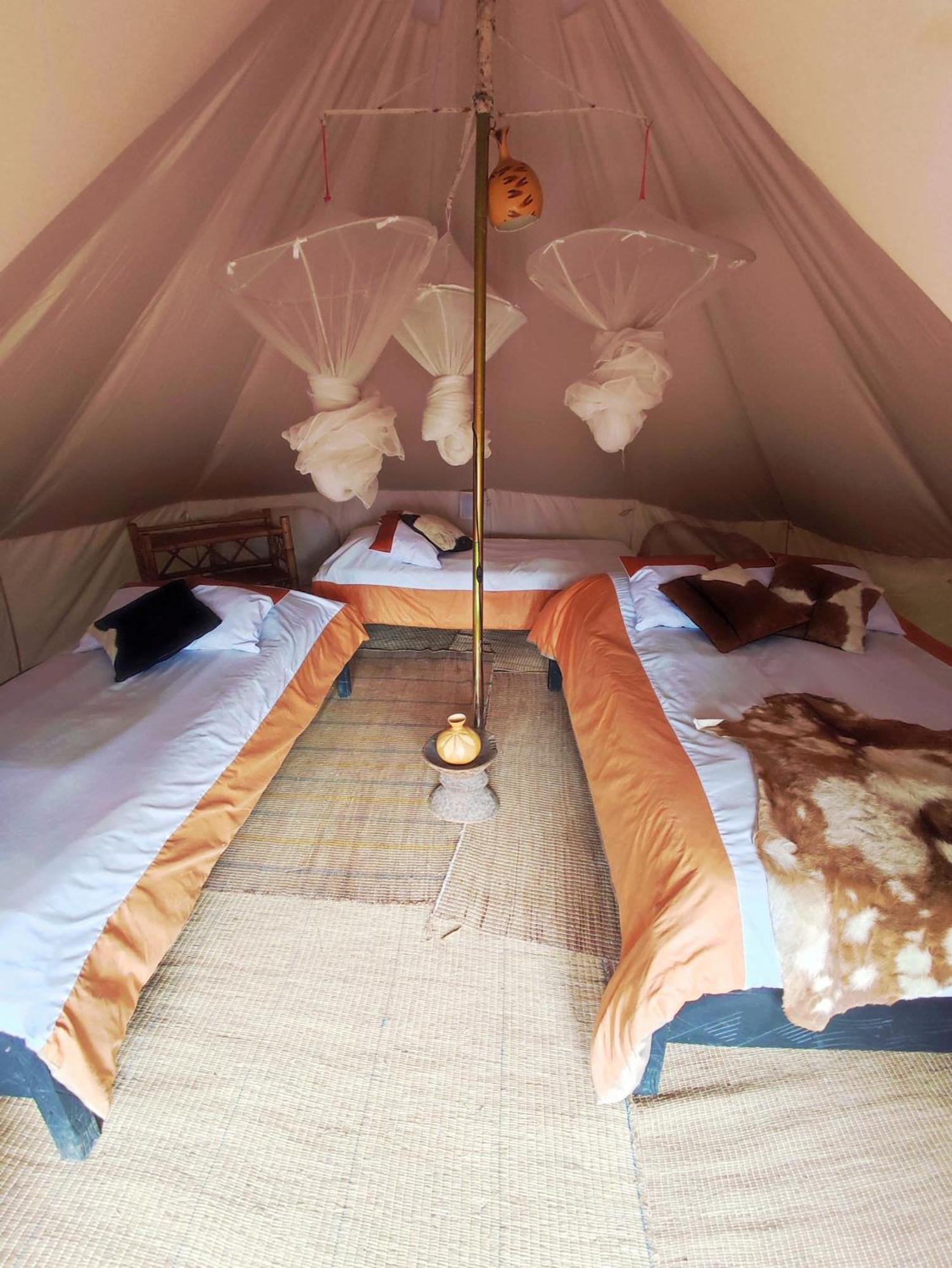 Inzu Lodge Гисеньи Экстерьер фото